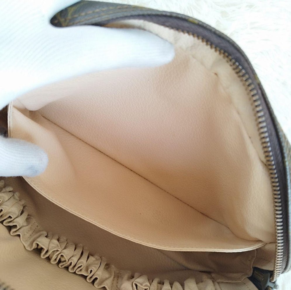 Louis Vuitton Clutch - Relovedbags