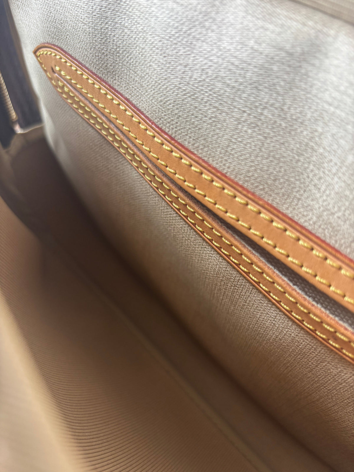 Louis Vuitton Reporter PM - Relovedbags