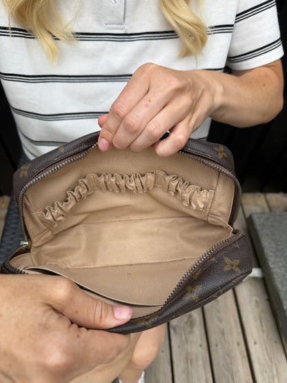 Louis Vuitton Clutch