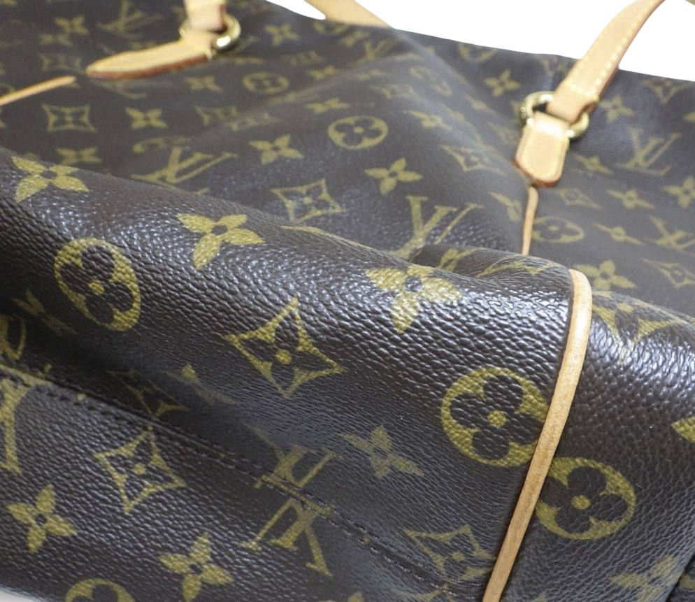 Louis Vuitton Totally