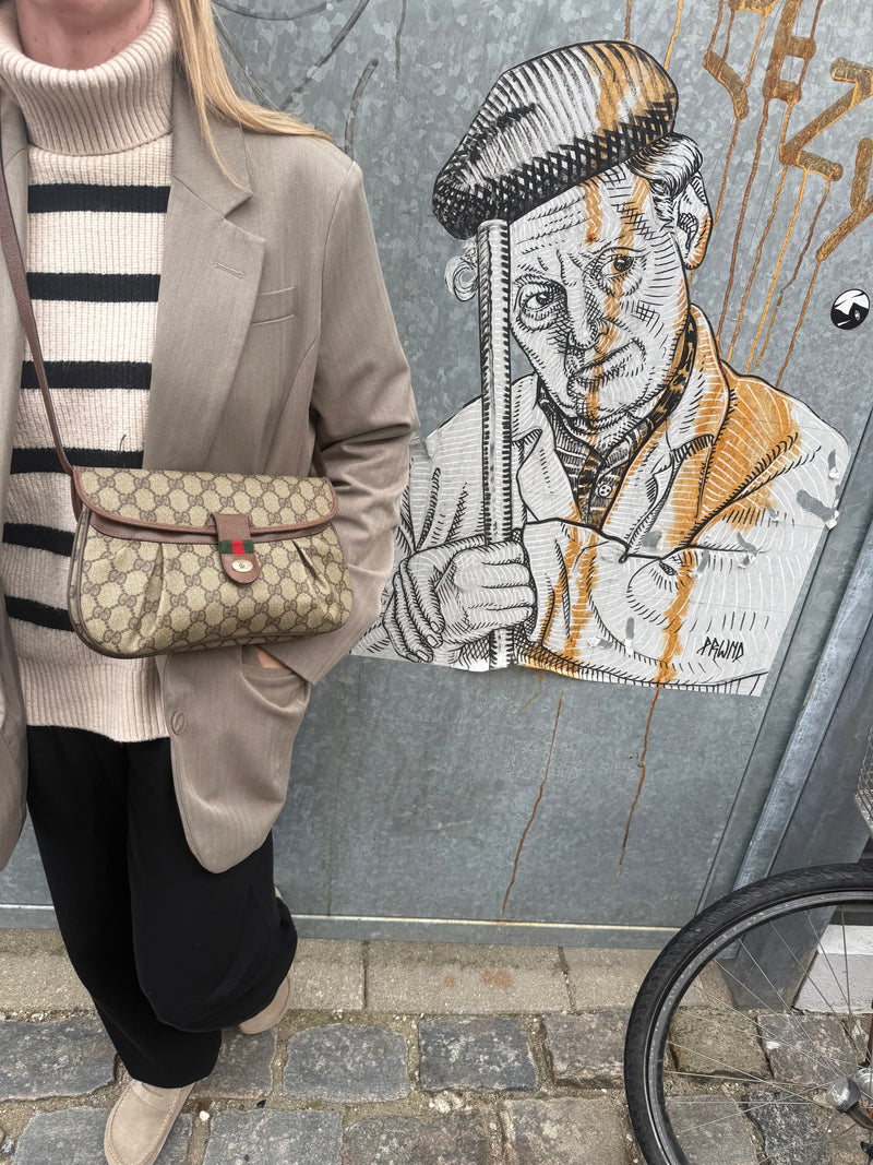 Gucci Crossbody - Relovedbags