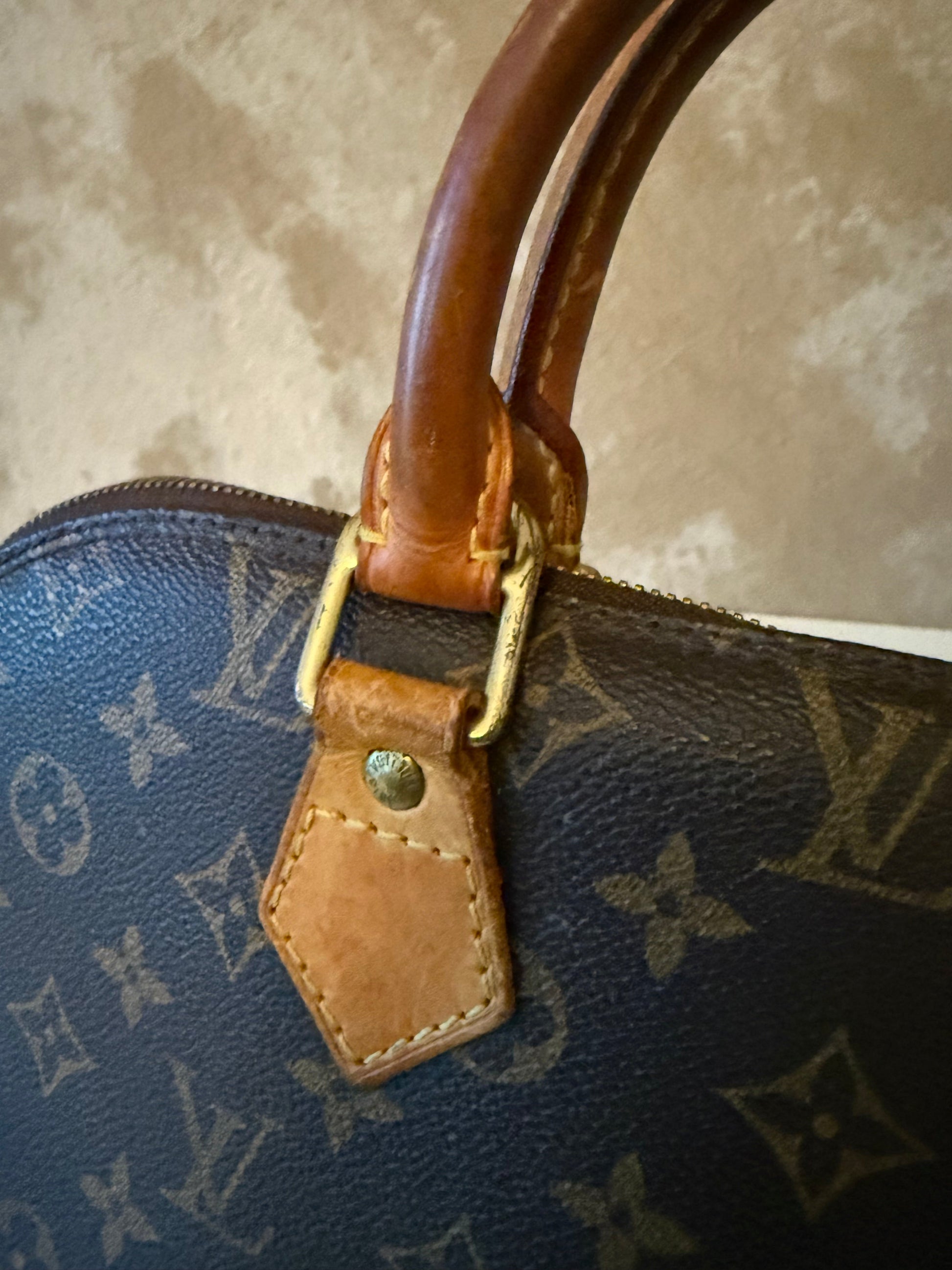 Louis Vuitton Alma - Relovedbags