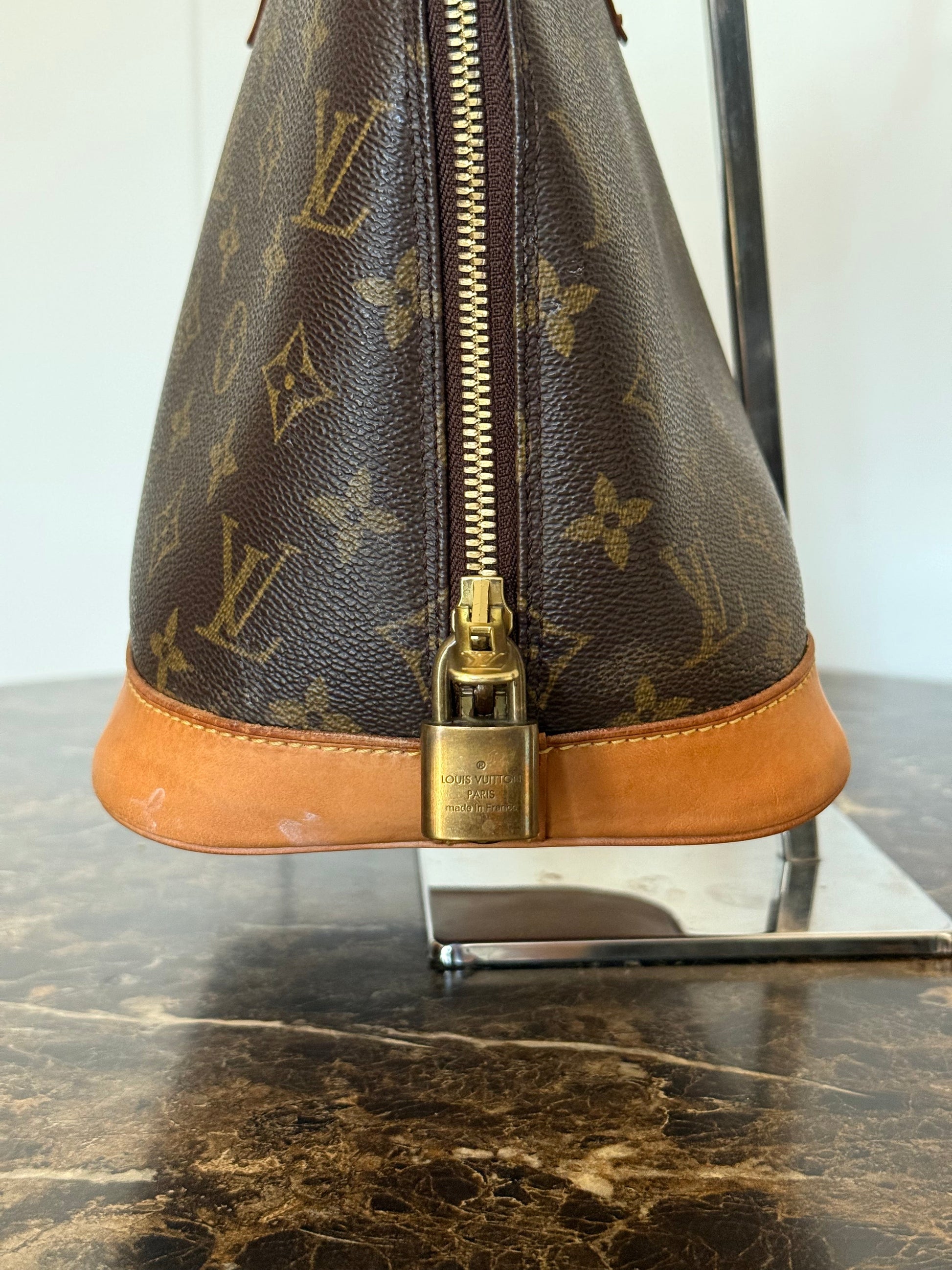 Louis Vuitton Alma - Relovedbags