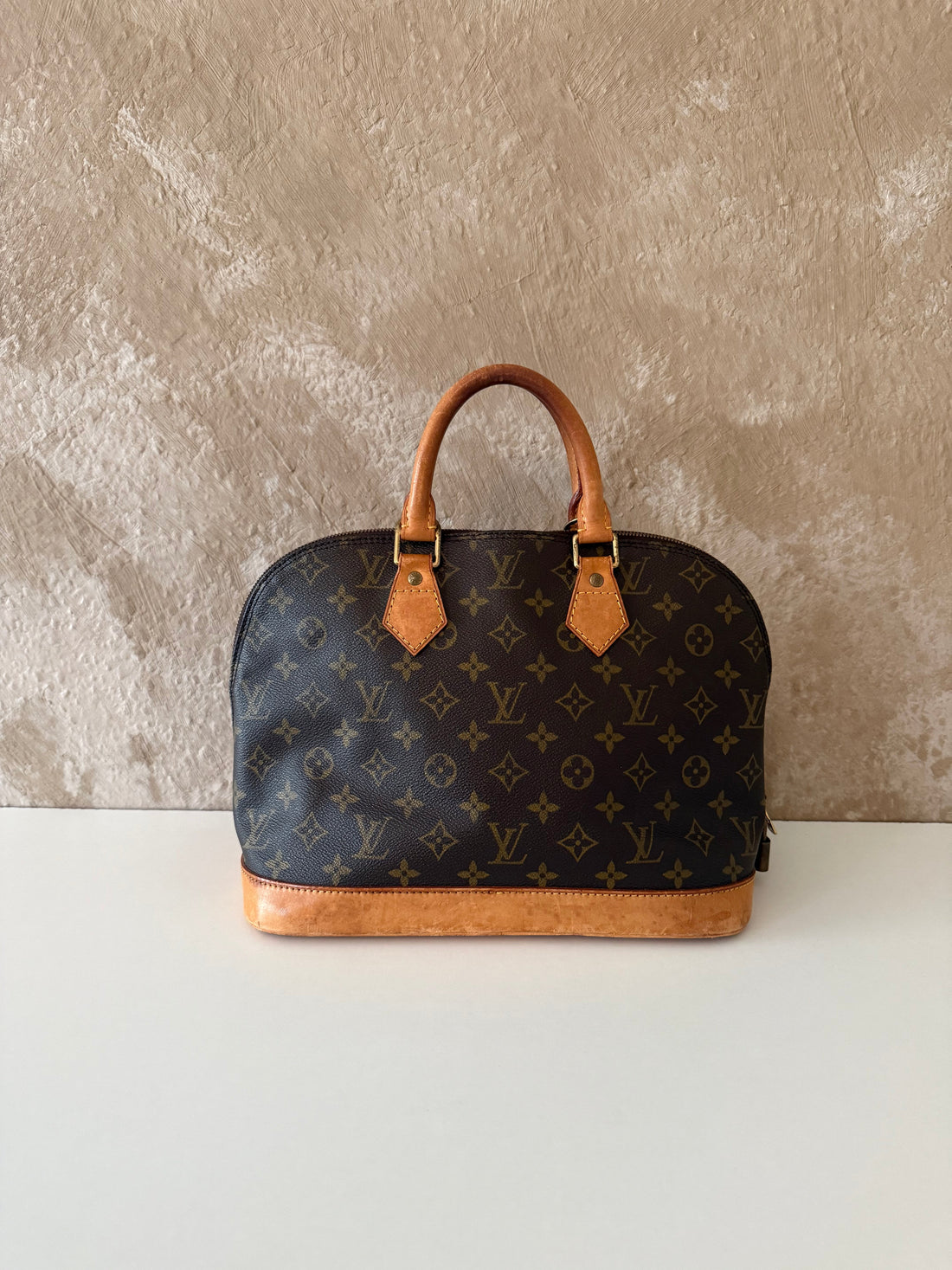 Louis Vuitton Alma - Relovedbags