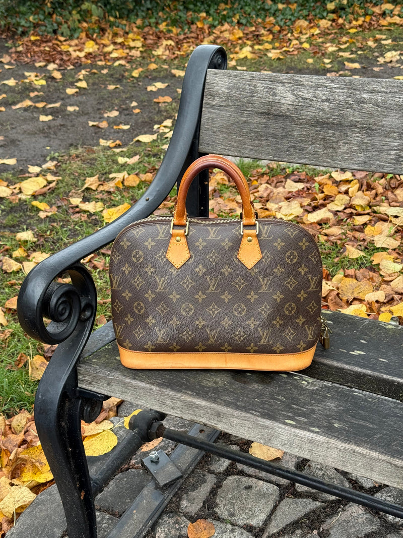 Louis Vuitton Alma - Relovedbags