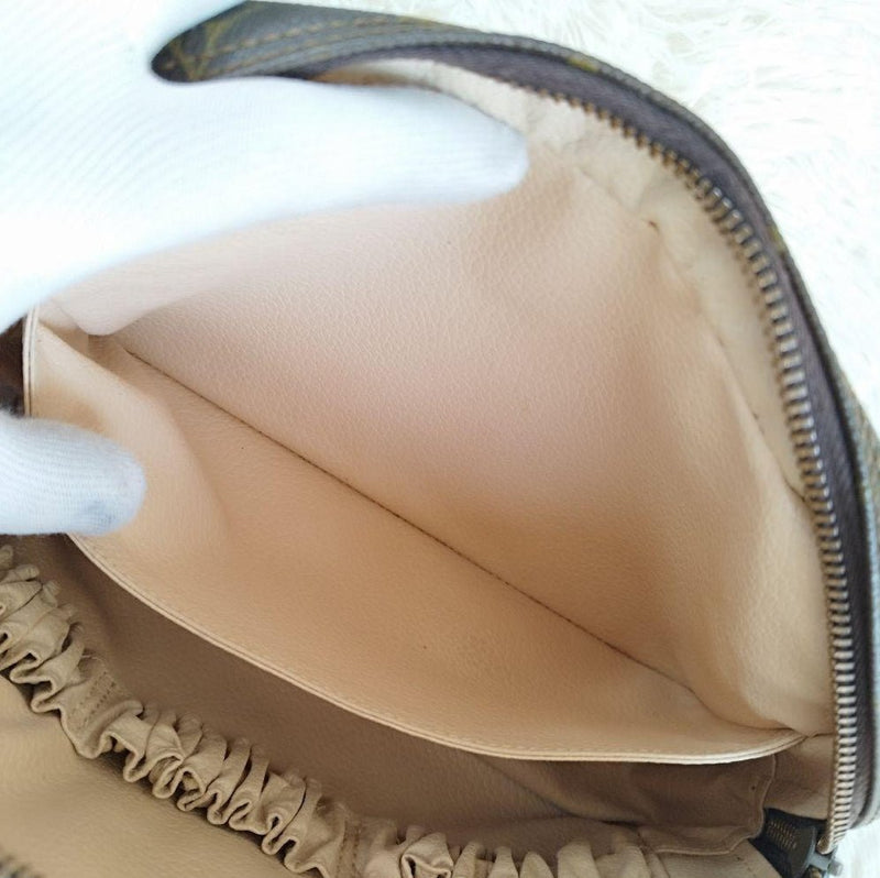 Louis Vuitton Clutch - Relovedbags