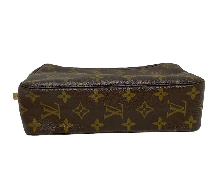 Louis Vuitton Clutch - Relovedbags