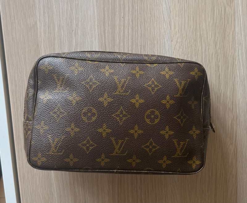 Louis Vuitton Clutch - Relovedbags