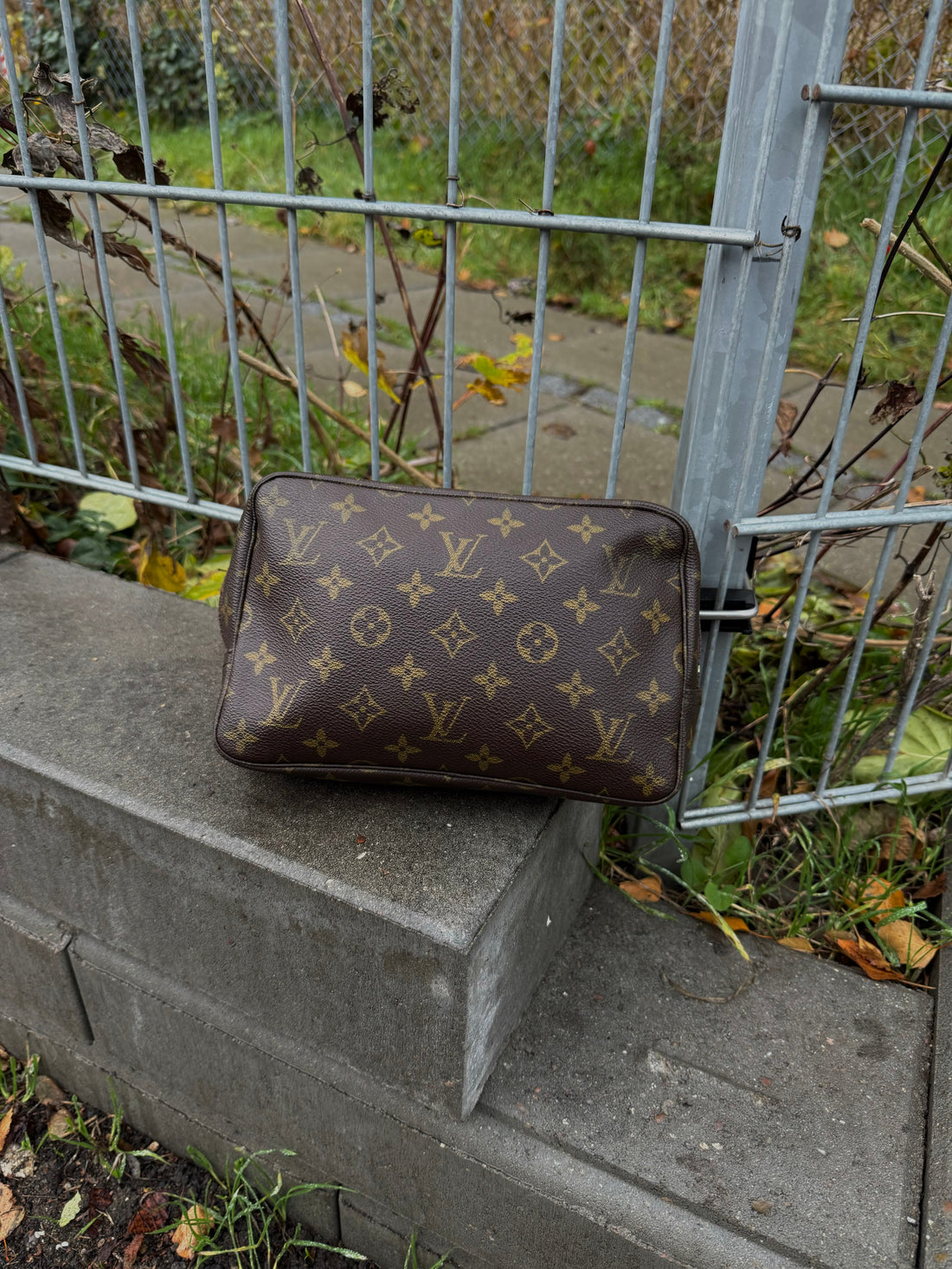 Louis Vuitton Clutch - Relovedbags