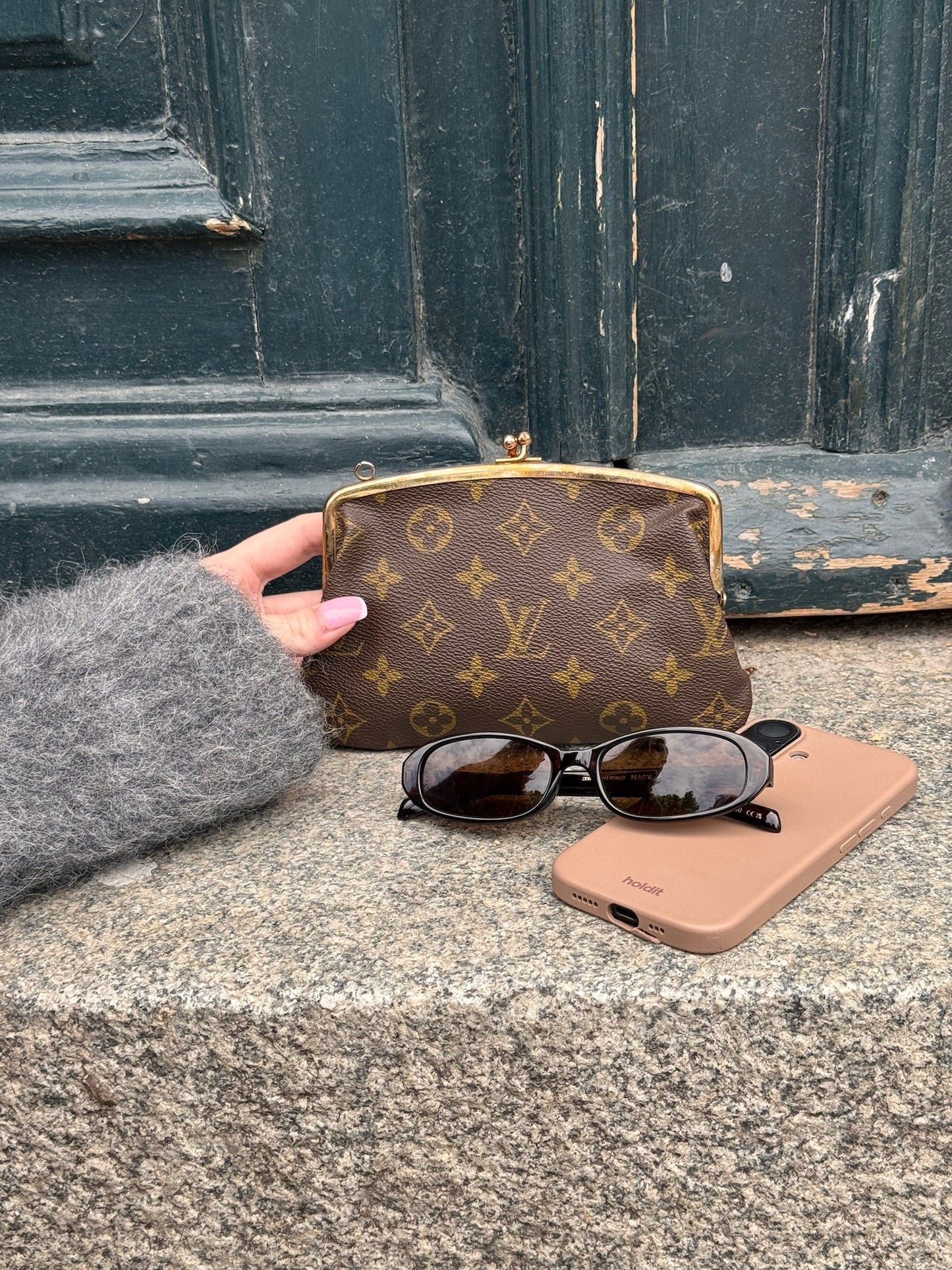 Louis Vuitton Kisslock purse - Relovedbags