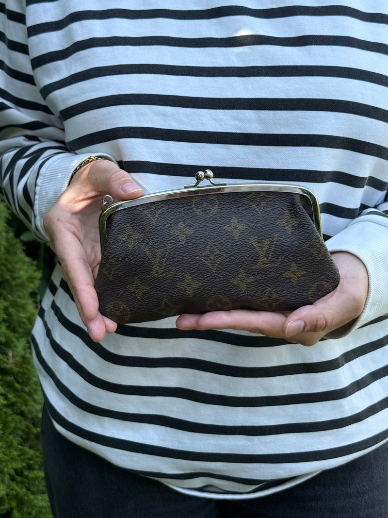 Louis Vuitton Kisslock purse - Relovedbags