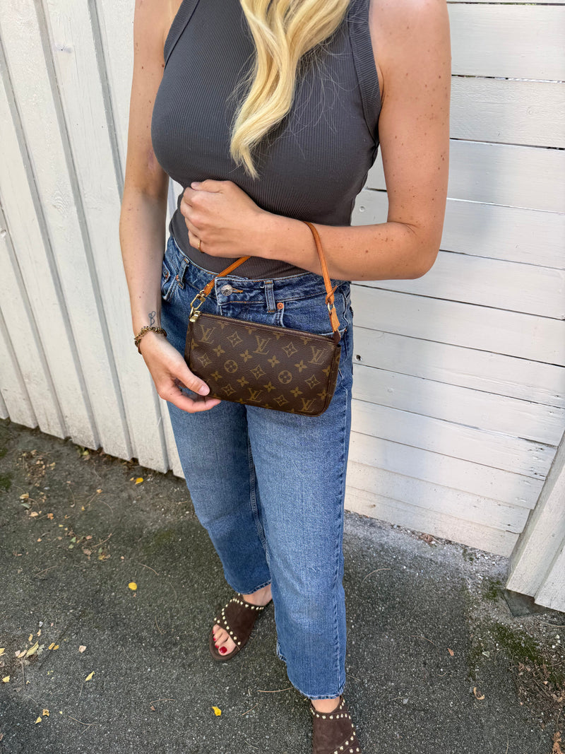 Louis Vuitton Pochette - Relovedbags