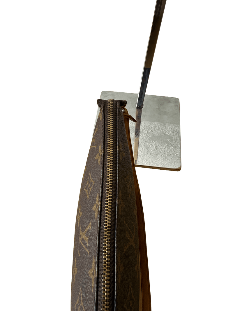 Louis Vuitton Pochette - Relovedbags