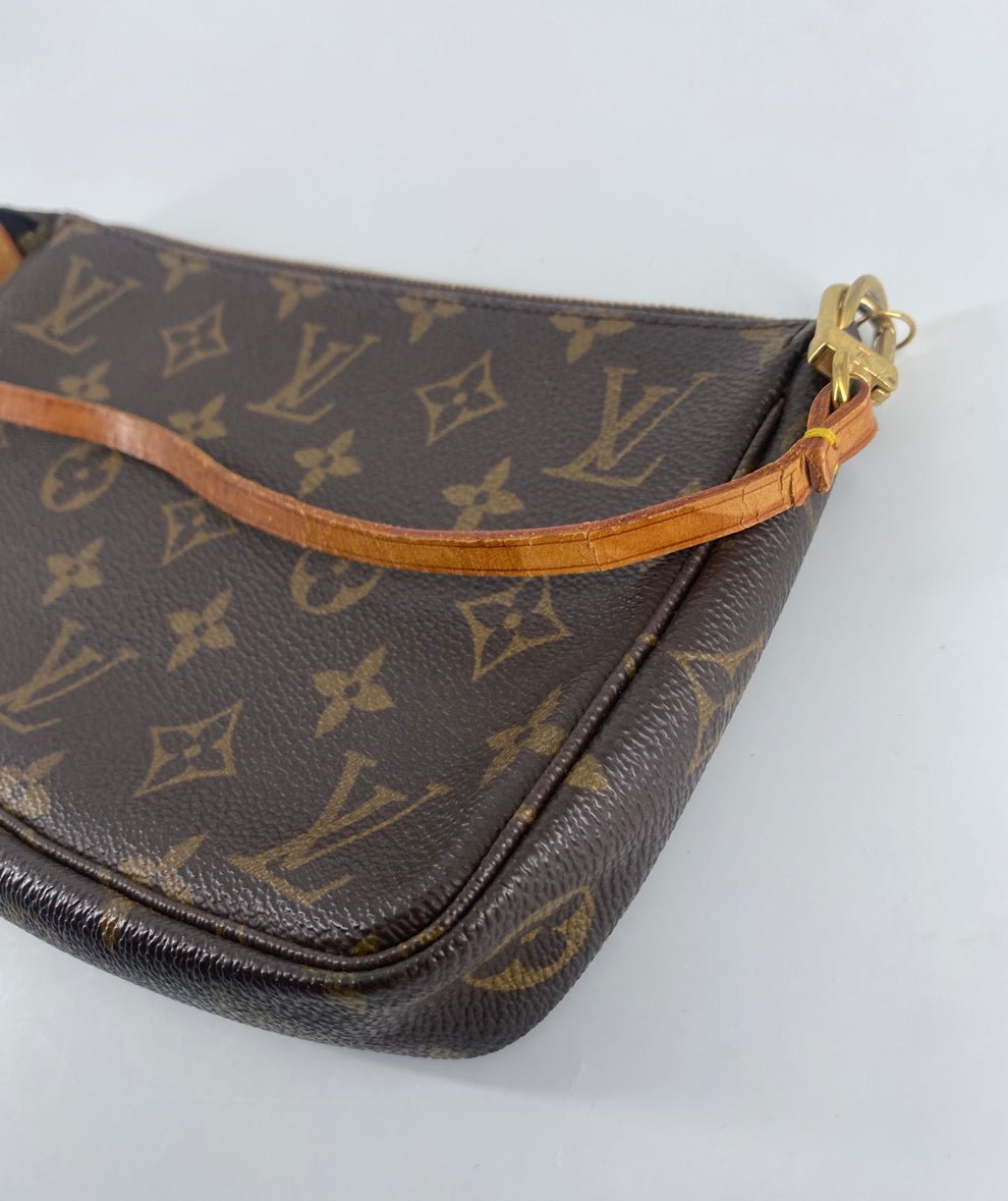 Louis Vuitton Pochette - Relovedbags