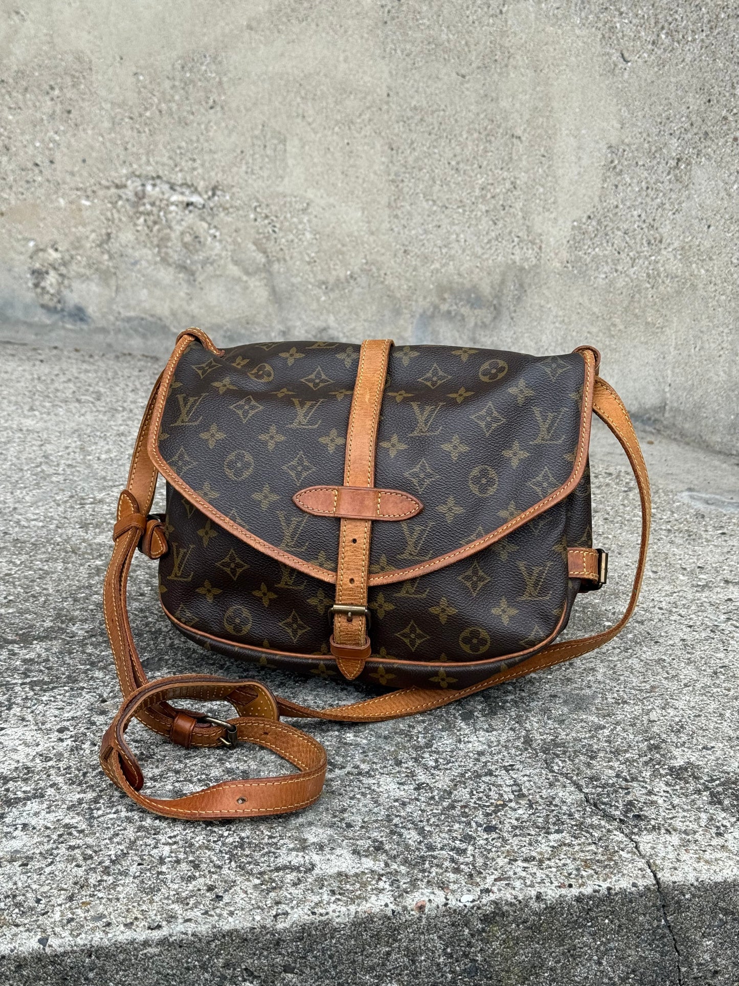 Louis Vuitton Saumur 30 - Relovedbags